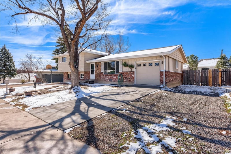 7467 Albion St, Centennial, CO 80122
