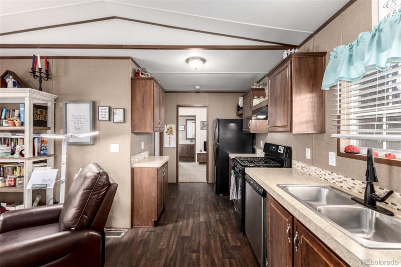 1801 92nd Ave, Denver, CO 80260