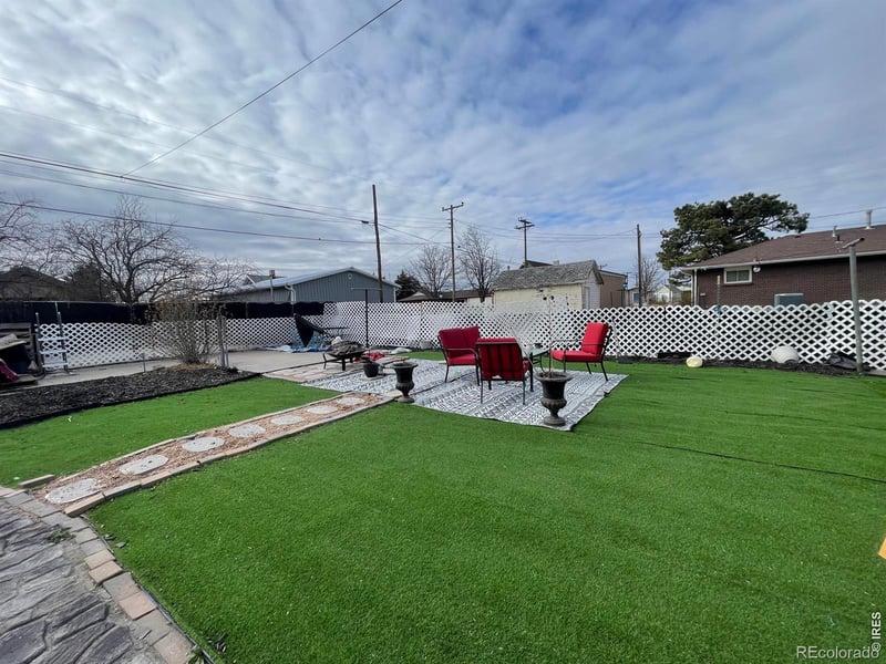 318 Iowa Ave, Stratton, CO 80836