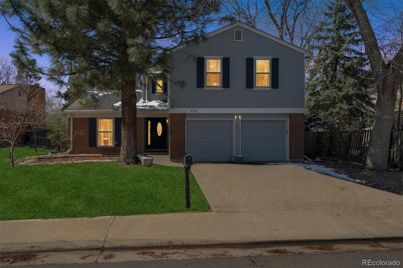 2711 Oakland Cir, Aurora, CO 80014