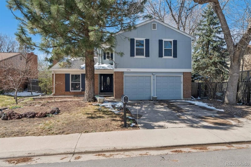 2711 Oakland Cir, Aurora, CO 80014