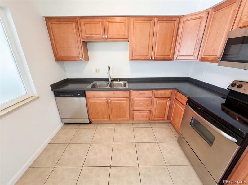 1587 Salem Cir, Aurora, CO 80012