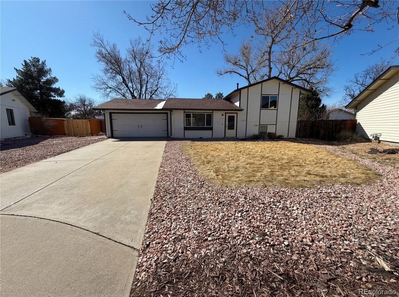 1587 Salem Cir, Aurora, CO 80012