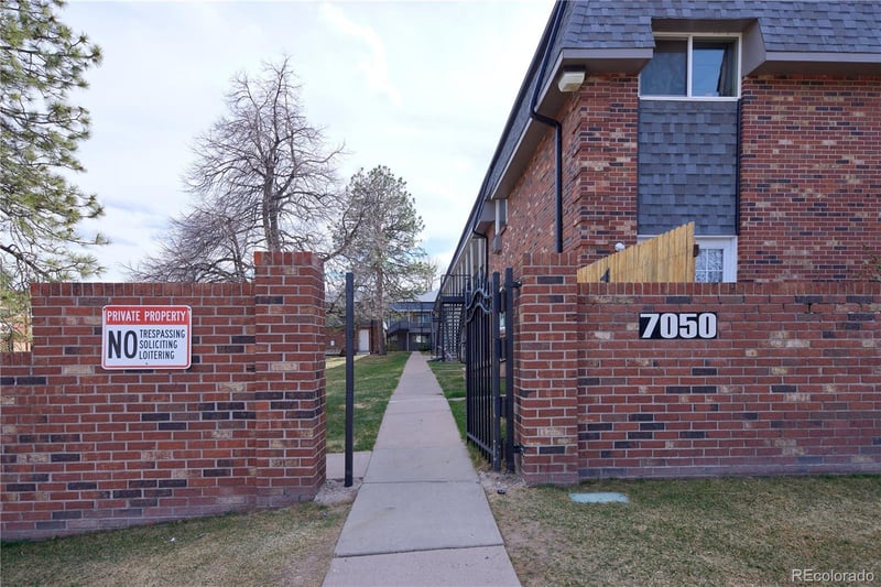 7050 Cedar Ave #212, Lakewood, CO 80226