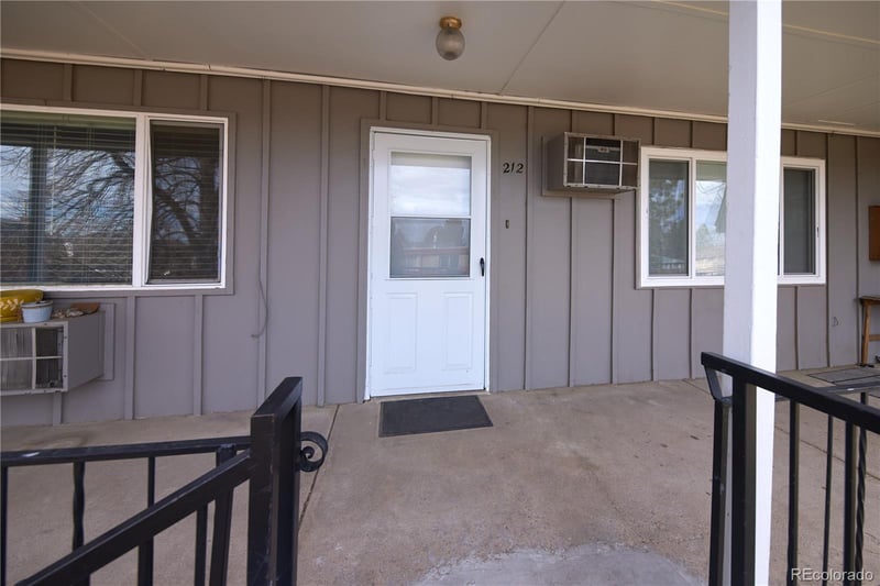 7050 W Cedar Ave #212, Lakewood, CO 80226