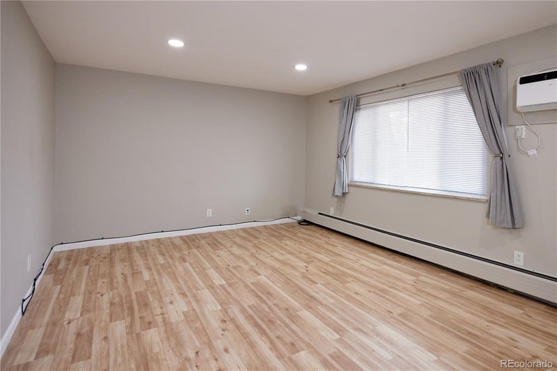 7050 W Cedar Ave #212, Lakewood, CO 80226