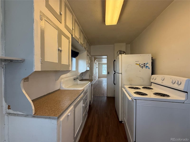 134 3rd St, Center, CO 81125