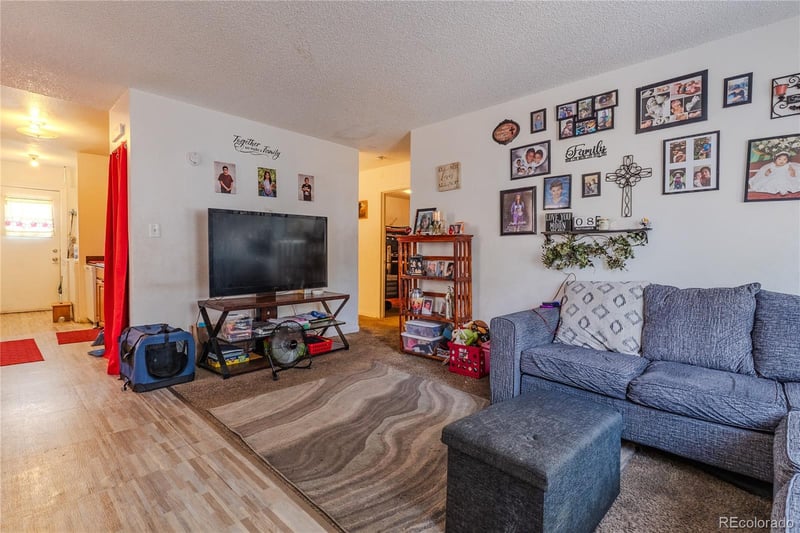 4520 Bingham Pl, Denver, CO 80219