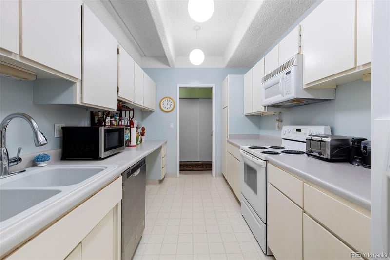 7877 Mississippi Ave #607, Denver, CO 80247