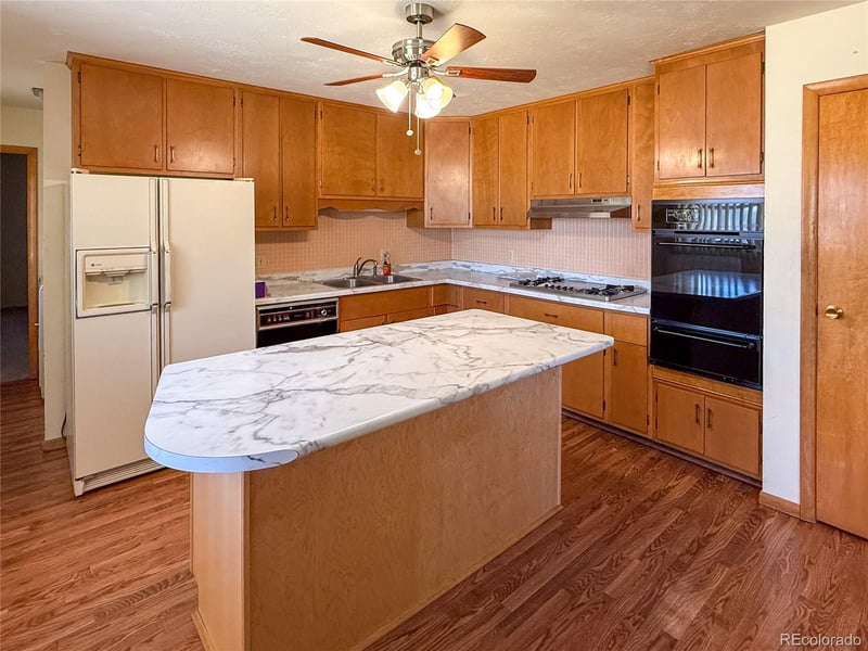 862 14th St, Burlington, CO 80807