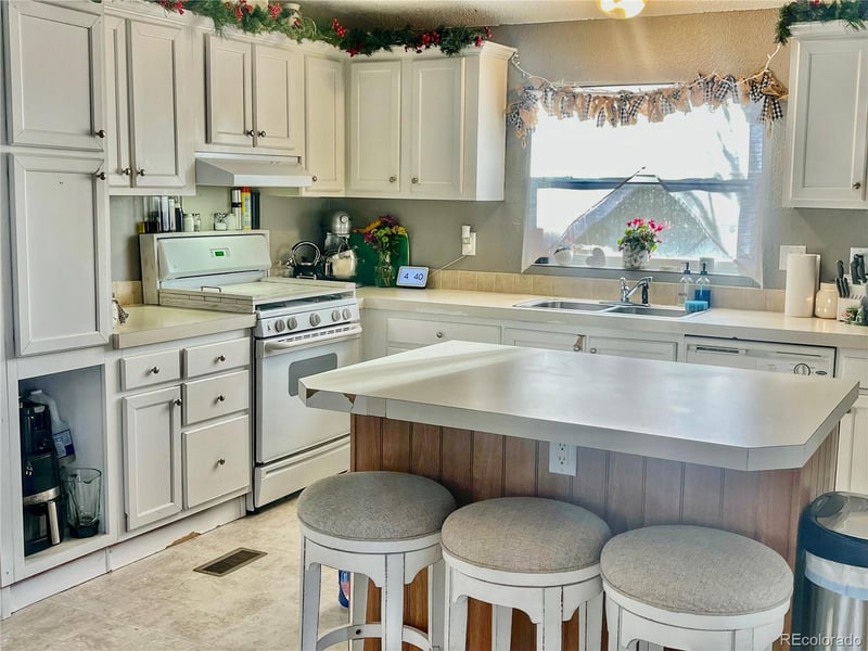 10658 Bald Eagle Cir, Longmont, CO 80504