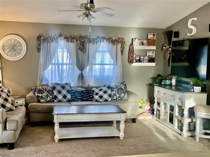 10658 Bald Eagle Cir, Longmont, CO 80504