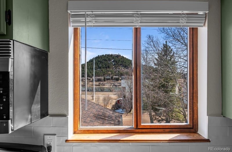 320 Columbine Rd, Palmer Lake, CO 80133