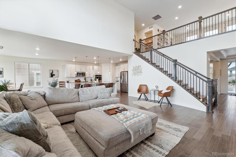 8107 Arapahoe Peak St, Littleton, CO 80125