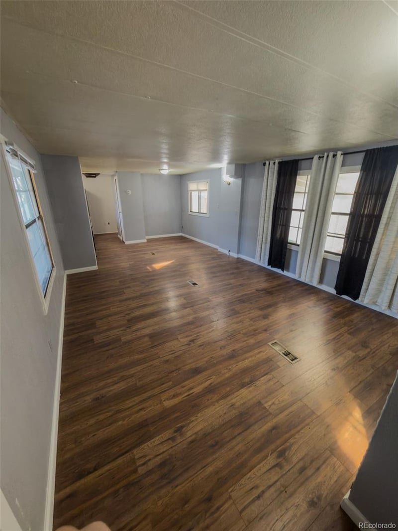 4 Pine St, Federal Heights, CO 80260
