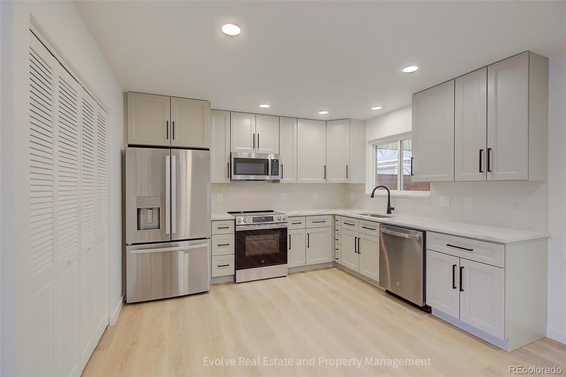 9014 Mansfield Ave, Denver, CO 80237