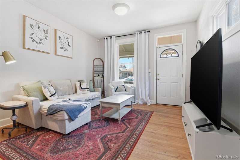 828 Emerson St, Denver, CO 80209