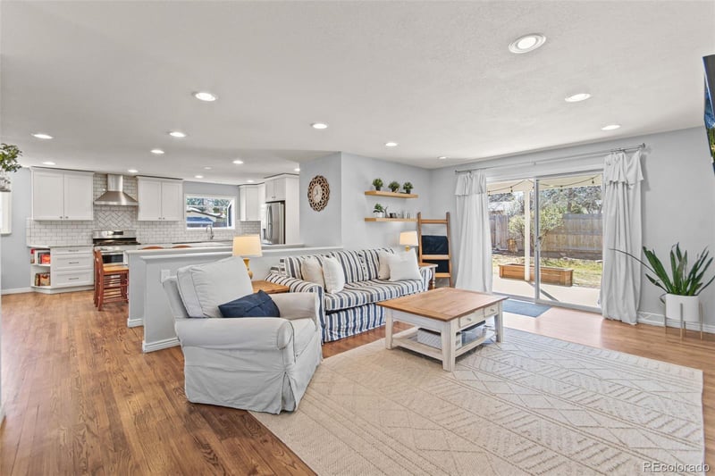 840 Dogwood Ave, Centennial, CO 80121