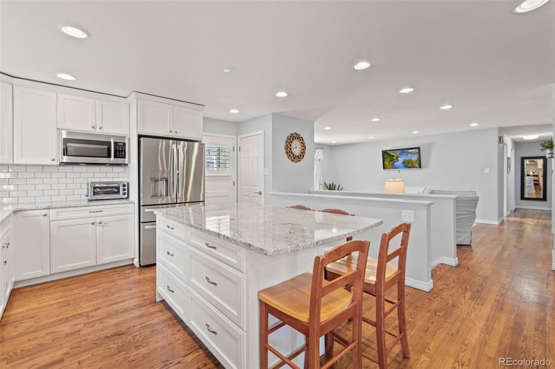 840 Dogwood Ave, Centennial, CO 80121