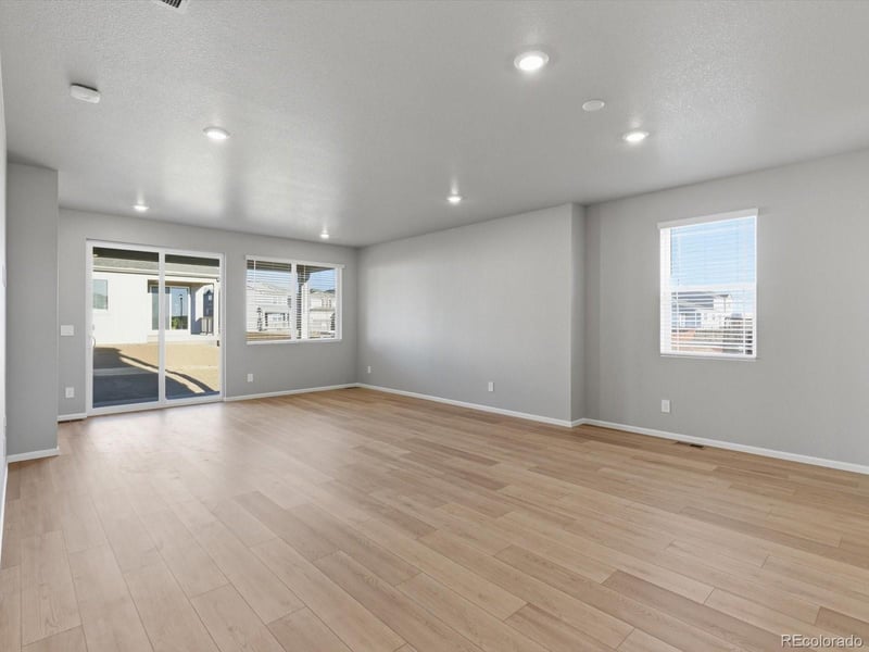 8906 Rifle St, Commerce City, CO 80022