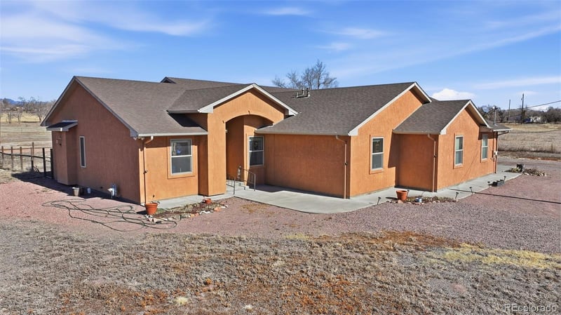 875 7th St, Penrose, CO 81240