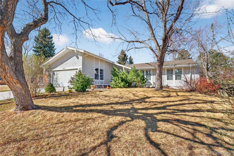 10877 E Berry Pl, Englewood, CO 80111