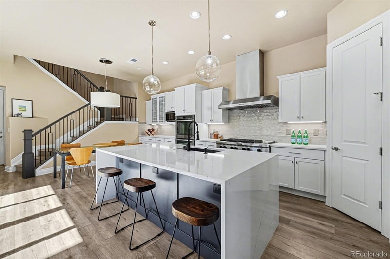 10197 Belvedere Ln, Lone Tree, CO 80124