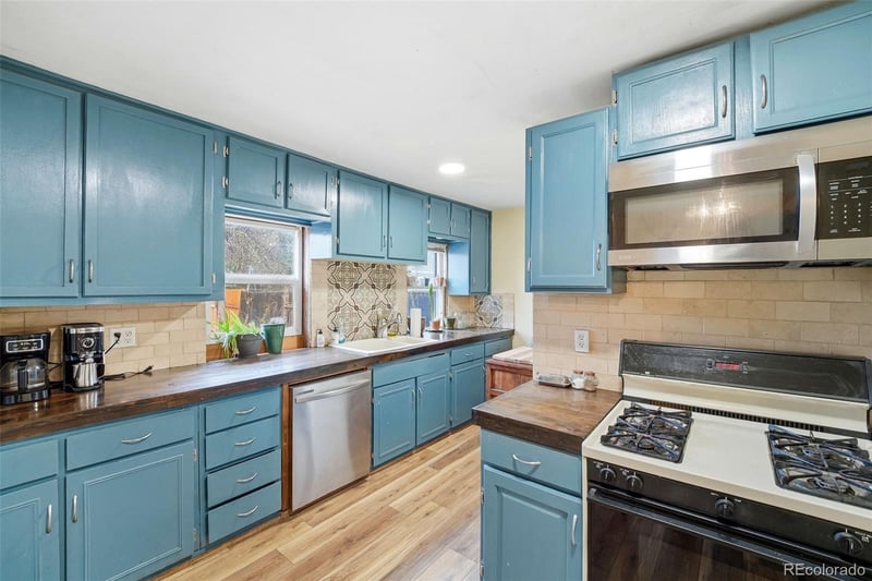 523 Pikes Peak Ave, Colorado Springs, CO 80905