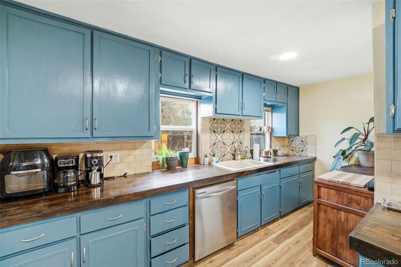 523 Pikes Peak Ave, Colorado Springs, CO 80905