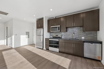 639 29th St #400, Denver, CO 80205