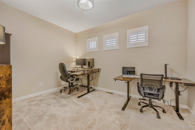 27881 7th Ave, Aurora, CO 80018