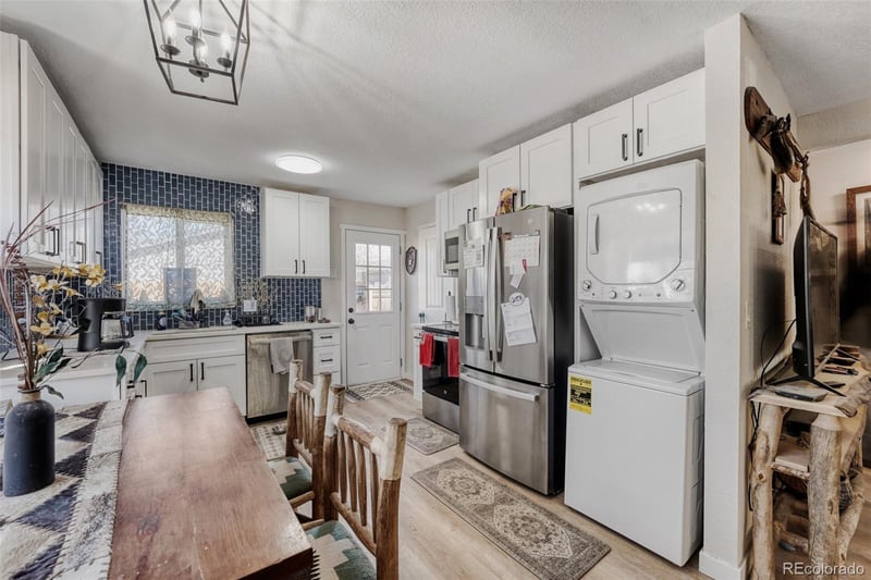 890 Nome St, Aurora, CO 80010