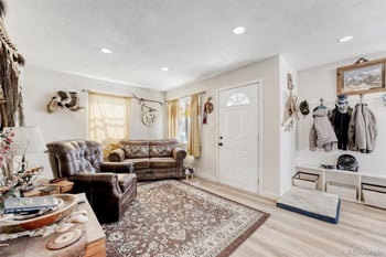 890 Nome St, Aurora, CO 80010