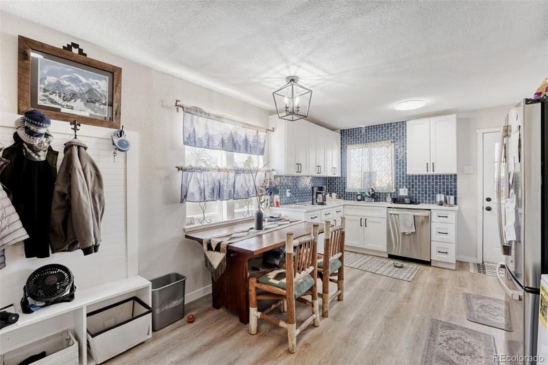 890 Nome St, Aurora, CO 80010