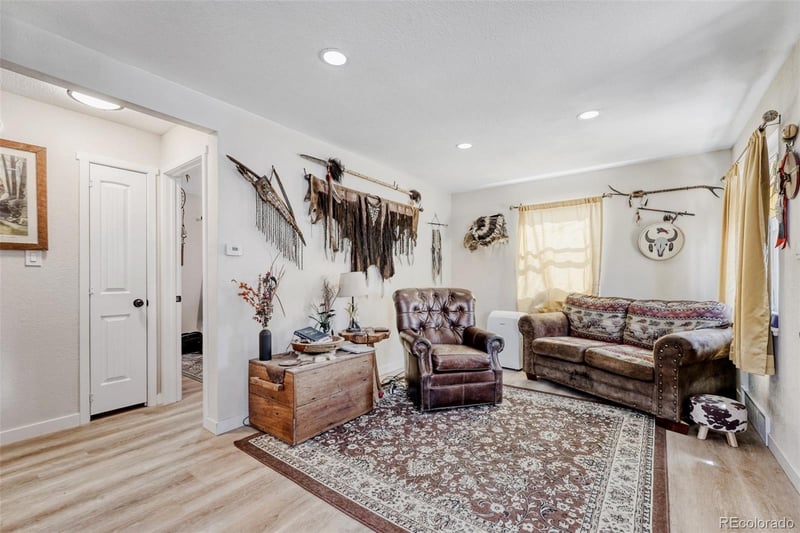 890 Nome St, Aurora, CO 80010