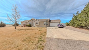 56100 33rd Ct, Strasburg, CO 80136