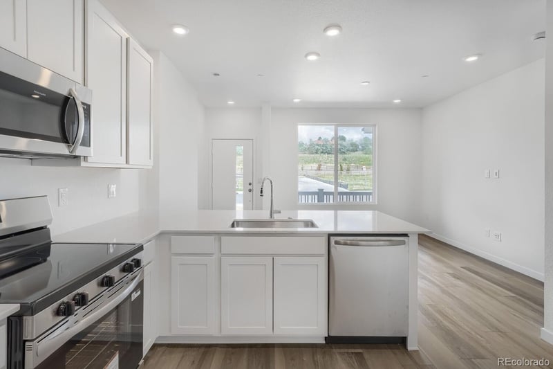 7643 Mobile Way, Centennial, CO 80016