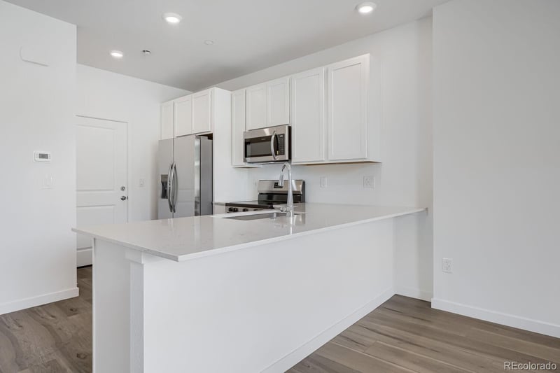 7643 Mobile Way, Centennial, CO 80016