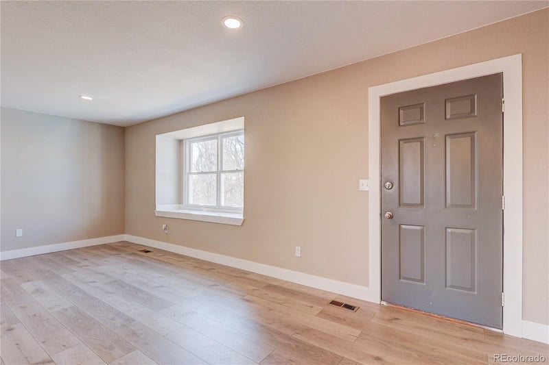 9418 Lou Dr, Thornton, CO 80260