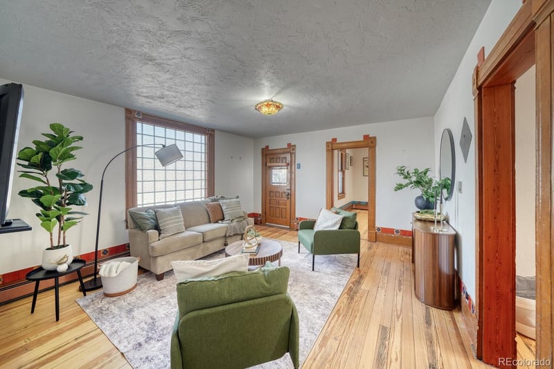 553 1st St, Salida, CO 81201