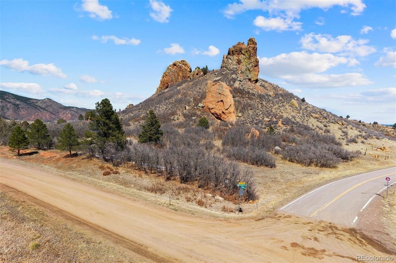 5939 Country Club Dr, Larkspur, CO 80118