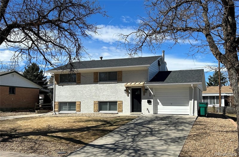 339 Ursula Way, Aurora, CO 80012