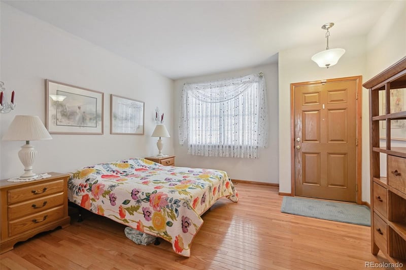 7384 Memphis St, Aurora, CO 80016