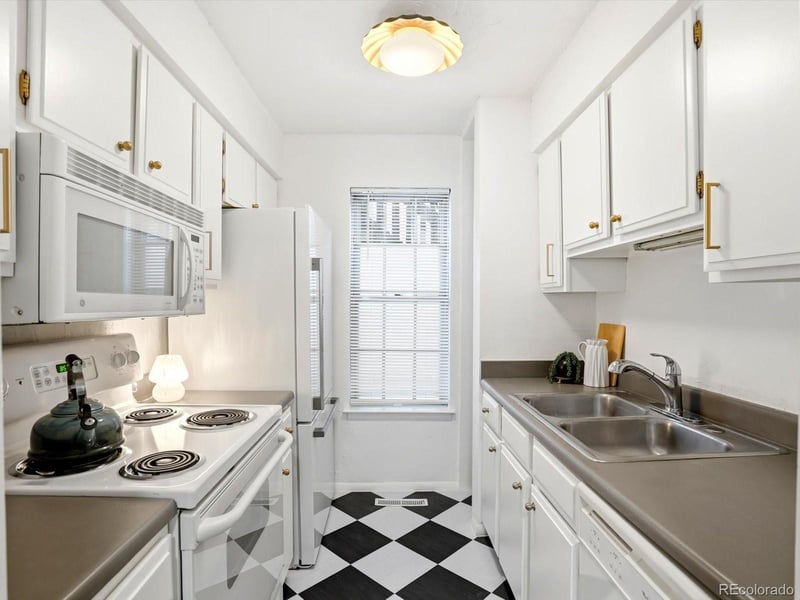 7105 Gaylord St #B1, Centennial, CO 80122