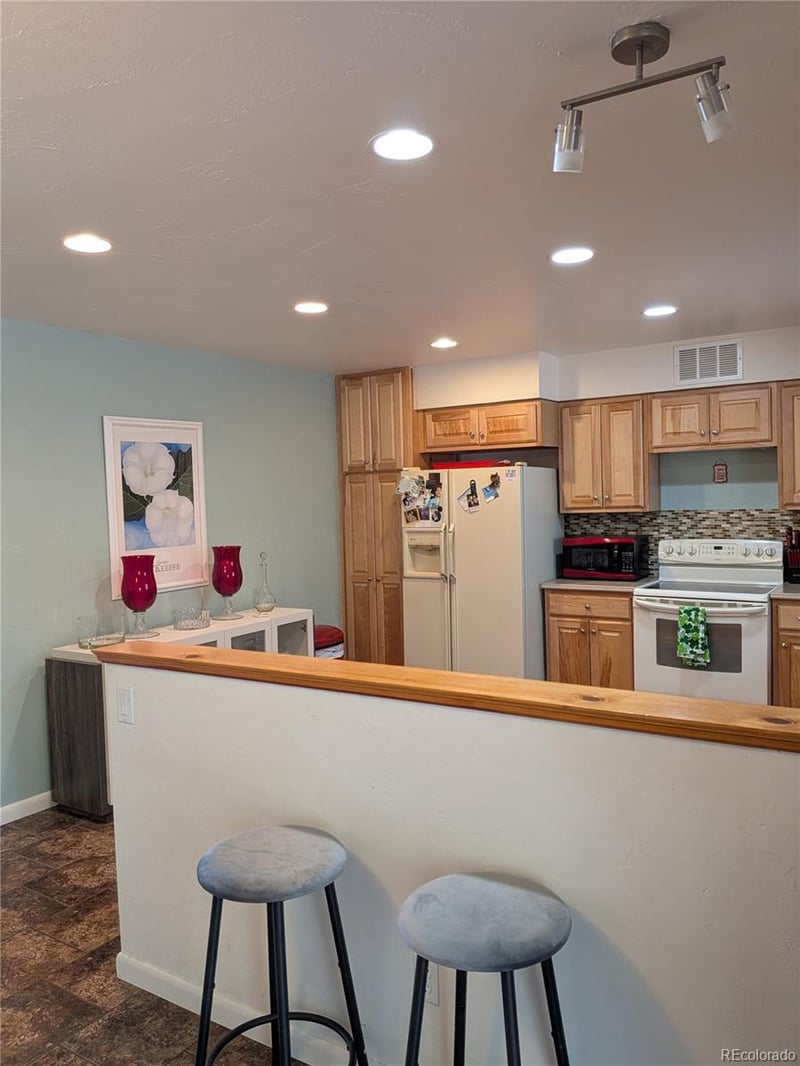 15050 Sun Hills Dr, Colorado Springs, CO 80921