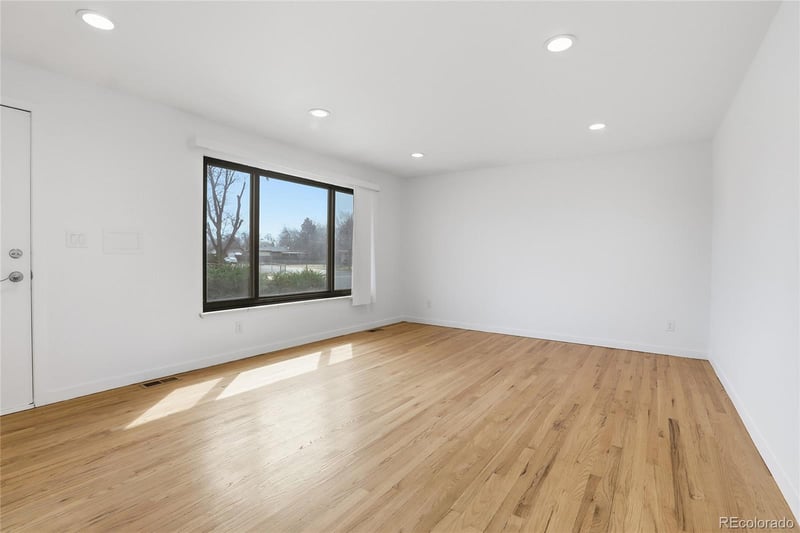 3101 Victor St, Aurora, CO 80011