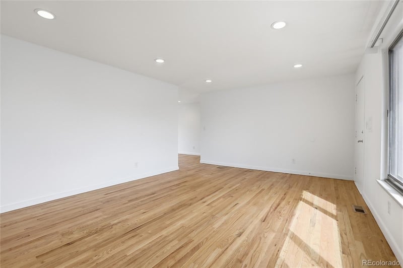 3101 Victor St, Aurora, CO 80011