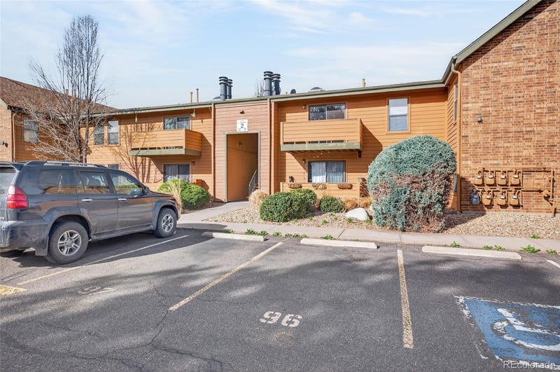 3295 Ammons St #207, Lakewood, CO 80227