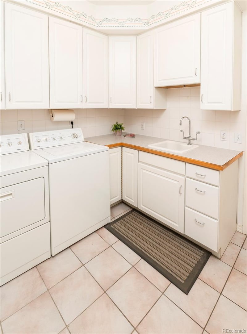 937 S Emporia St, Denver, CO 80247
