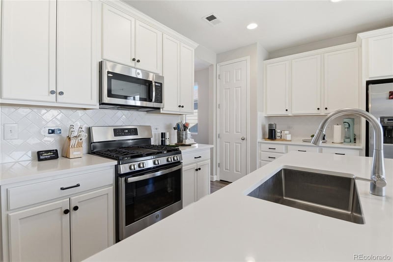 924 Waterloo St, Aurora, CO 80018